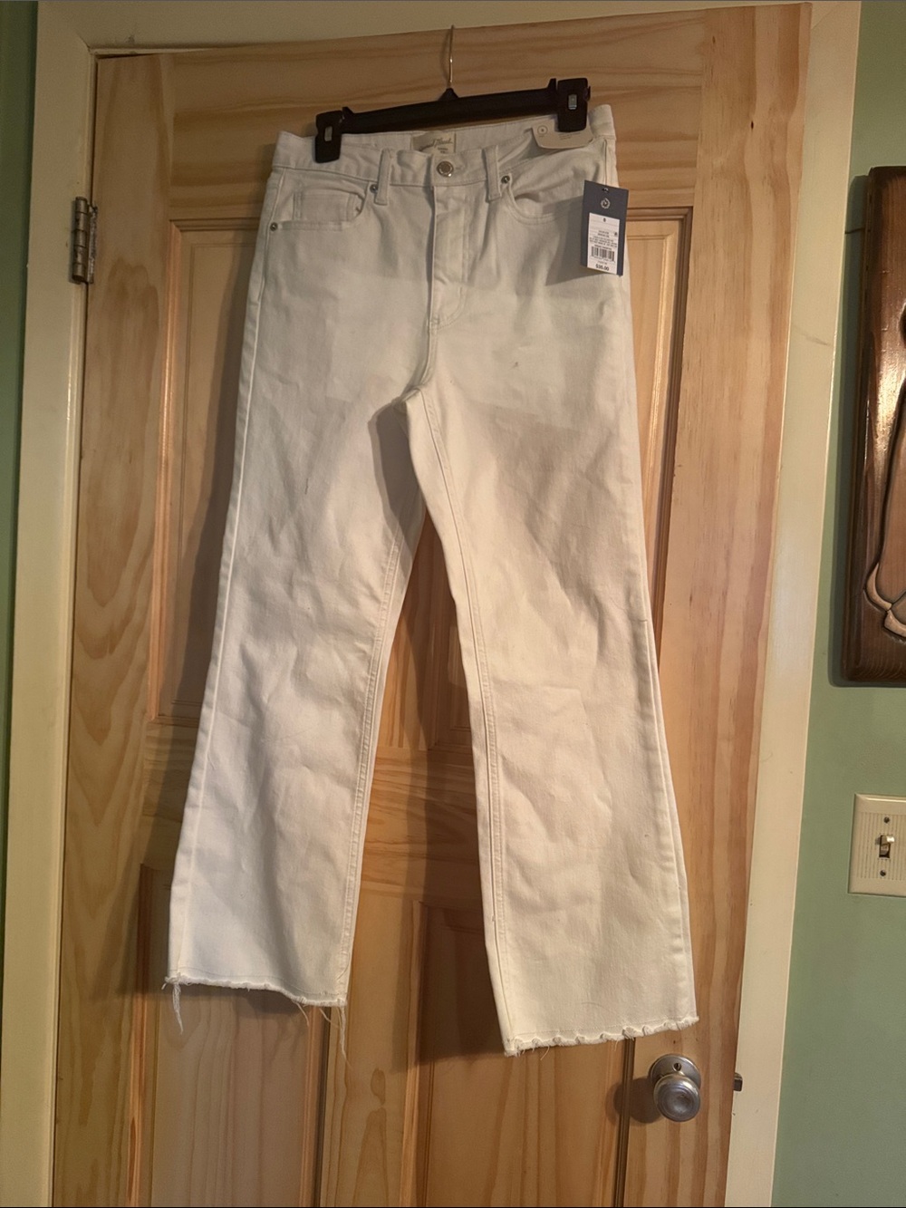 Universal Thread Off-White Straight-Leg Jeans